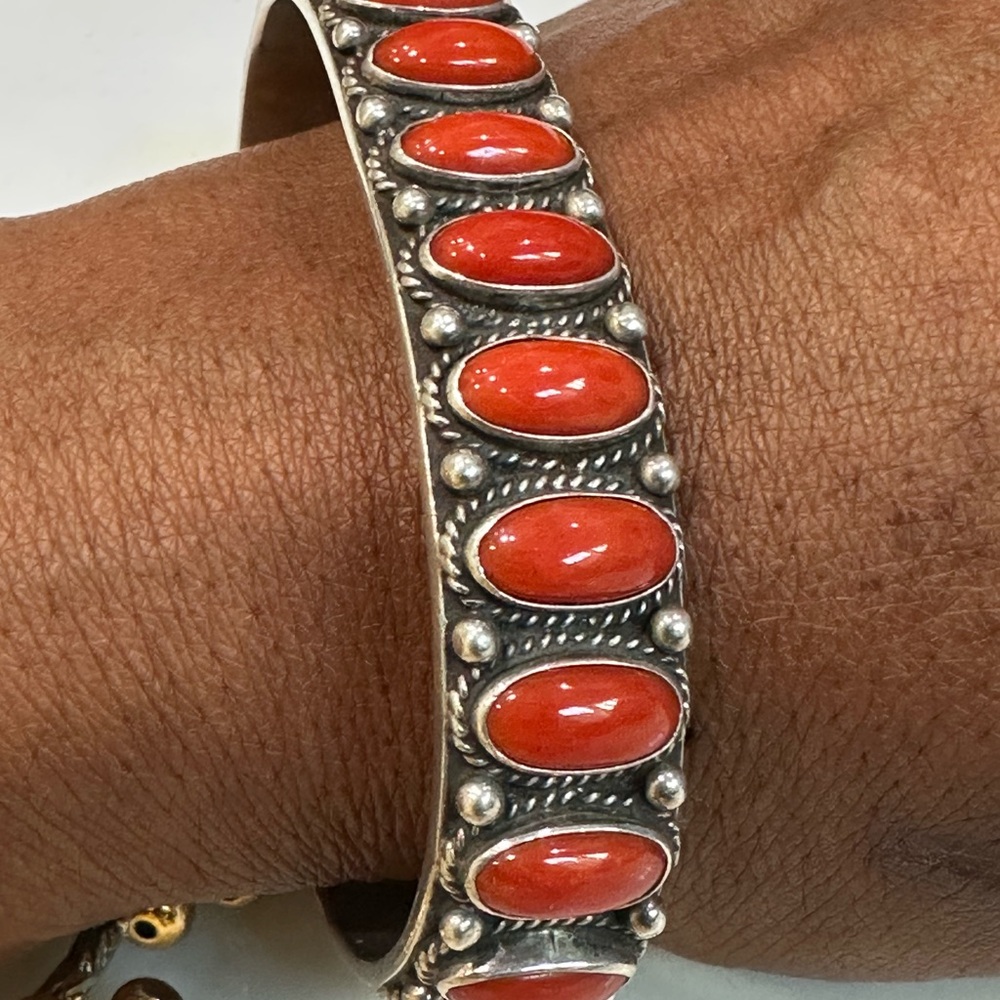 VINTAGE NATIVE AMERICAN NAVAJO STERLING SILVER CUFF BRACELET